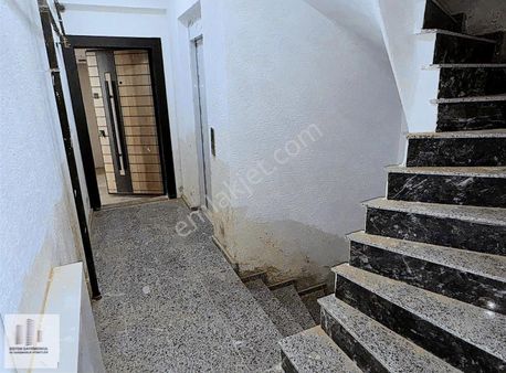 M.akif'de Metro Durağına Yakın 2+1 85 M2 2.kat Satılık Daire