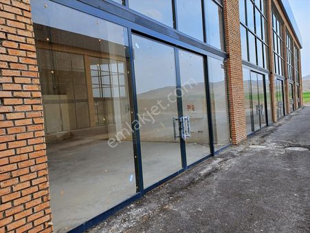 Mega Yenikent'te 88m² Kiralık Dükkan - Trinvest