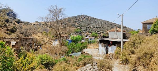 İzmir Bayındır Yusuflu Köyü Kargir Ev Ve Arsa
