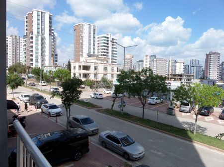 100.yılda,h.b. Veli Bul Üstü,1.kat,3+1,açık Mut. Satılık D.