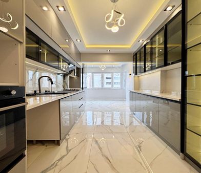 Adnan Kahveci Umut Sitesinde Full Dekorlu Satılık 3+1 165m²daire