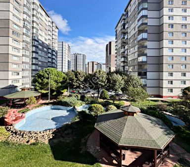 Beylikdüzü Barış Mah Site İçi 3+1 Satılık Boş Daire