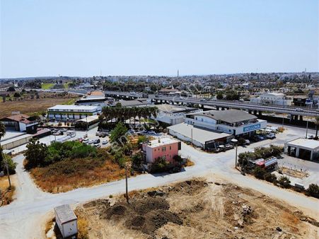 Manavgat Side Kemer'de Satılık 700 M2 Tam Ticari Köşe Arsa