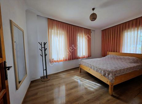 Fırsat! Yenilenmiş Havuzlu, Müstakil Girişli, 20 M2 Verandalı