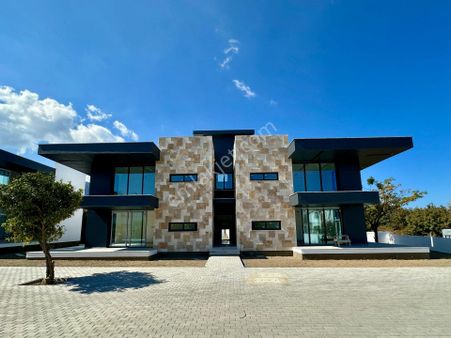 Girne Alsancak'ta Bahçe Katı Ve Teras Katı Satılık 2+1 Daireler !!
