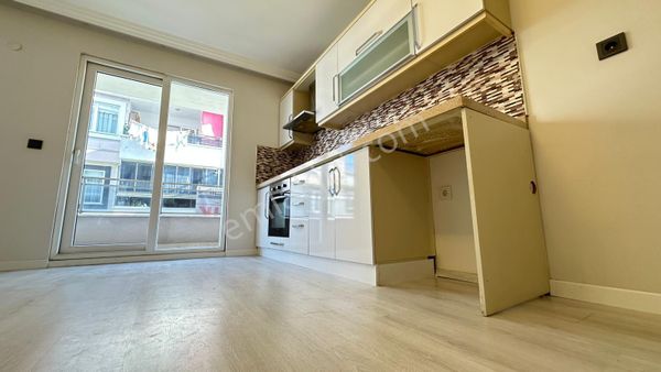 Cantan Emlaktan Akçay'da Asansörlü Denize 500m Lüks Geniş Daire