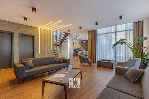 Kadriye'de Modern Müstakil 2 Havuzlu Satılık 3+1 Villa