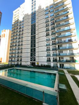 Cadde34'den Ebeveyn Banyolu Havuzlu Açık&kapalı Otoparklı Site İçerisinde 2+1 Balkonlu Kiralık Daire