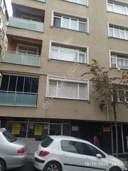 Metro Ve Metrobüse 5 Dakika Yürüme Mesafesinde Kiralık 2+1 Ara Kat Daire