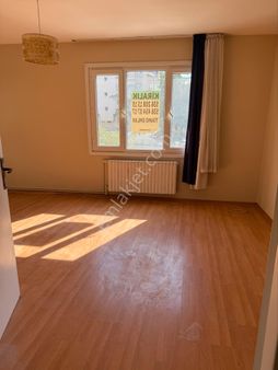 Tiamo’dan İçi Tadilat Yapılmiş 1+1 75m 1 Kat Kombili Balkonlu