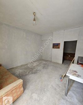 Ertürk Emlak'tan Demetgül Mah. Samet Özgül Sok. Kiralık Dükkan