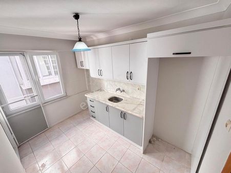 💥💥 Güç Gayrimenkul'den Akçay Merkez'de Ayrı Mutfaklı Ara Kat Masrafsız Satılık 2+1 Daire