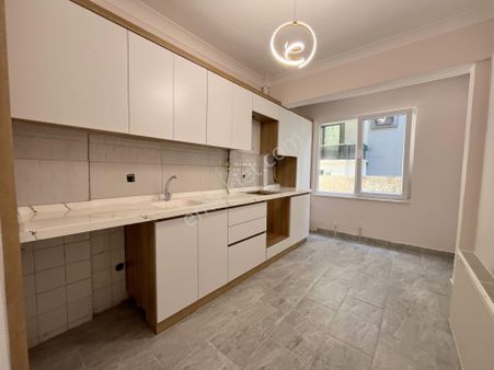 💥💥 Güç Gayrimenkul'den Akçay'da Denize Sadece 100 M Masrafsız Şık Satılık 2+1 Daire