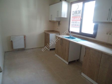 Krc'den Kısa Bloklarda Kiralık Giriş Kat 3+1 Daire
