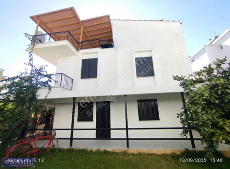 Sevgi Plajına Yürüme Mesafesinde 3 Katlı Geniş Teraslı 4+1 Yazl