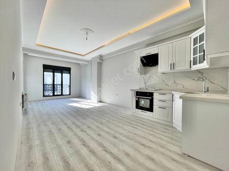 Berkay Demirel'den Altınkumda Ebeveyn Banyolu 2+1 Daire