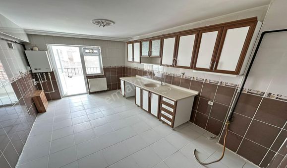 Ufuktepe İbrahim Akoğlu Okulu Yakını Kat Konumunda Altı Daire