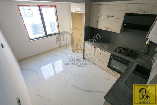 Bandırma İhsaniye'de Geniş Lüks Klimalı Satılık 2+1 Daire