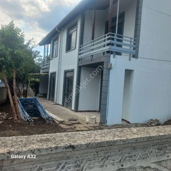 Arifiye Fatih Cad Pazar Yeri Girişinde Cami Karşısı 2 Katlı 125 M² Net 3 +1 Kiralık Daire