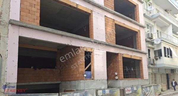 Karşıyaka Aksoyda, Yelken Kulübü Karşısında Sıfır 1+1 Daire