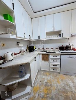 Güneşlide Merkezi Konum Güvenlikli Sitede 3+1 Fırsat Geniş Daire