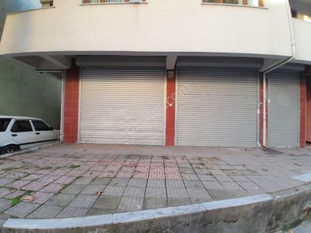 Kiralık Çekmeköy Aydınlar 150m² Cadde Üzeri Yüksekgiriş Dükkan