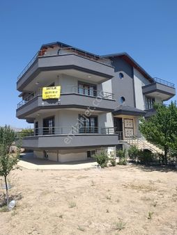 Buhara Mah.yeni Stadyuma Yürüme Mesafesinde 815 M² Arsa İçerisinde Komple Satılık Müstakil Bina