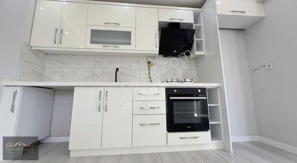 Cantan Emlaktan Pazar Pazarı Mevki Genç Bina Kombili Full Lüks