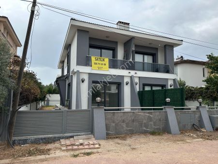 Kaan'dan...yalınlı'da 3+1 170m2 Harika Konum Müstakil Villa...