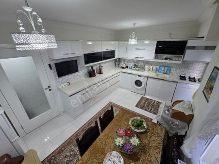 Akçay Askerikamp Bölgesi Bahçe Kullanımlı Denize 50m 2+1 Daire