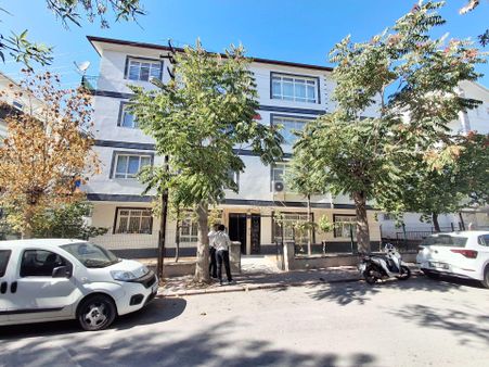 3+1 Kök Tapulu Orta Kat 3 Balkonlu Geniş Ferah Daire