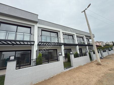 Güzelçamlı’da Havuzlu Sıfır Yapı 2+1 Villa