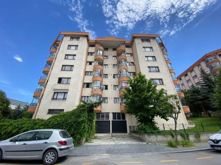 Koru Mah. Şahin Sitesi Mine Blok'ta Temiz Manzaralı 4+1