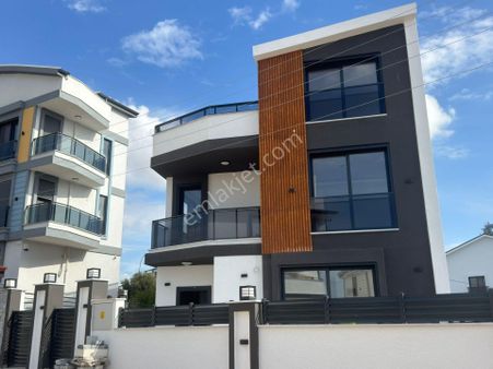 Didim Hisar Mah 3+1 Açık Mutfaklı Teraslı Oldukça Geniş İkiz Birleşik Villalarımız Satılıktır