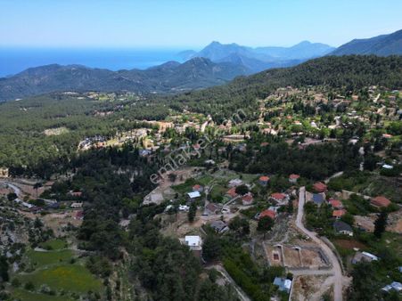 Kemer Beycik'te, 850 Metre Rakımda 1.958 M2 Satılık Arazi