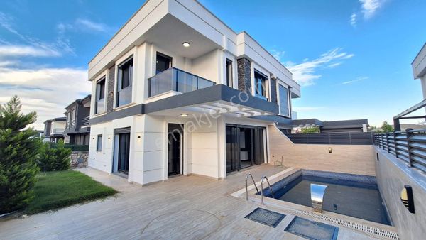 Didim Altınkum Mah Yeşilkent Yolu Üzerinde Satılık Havuzlu 3