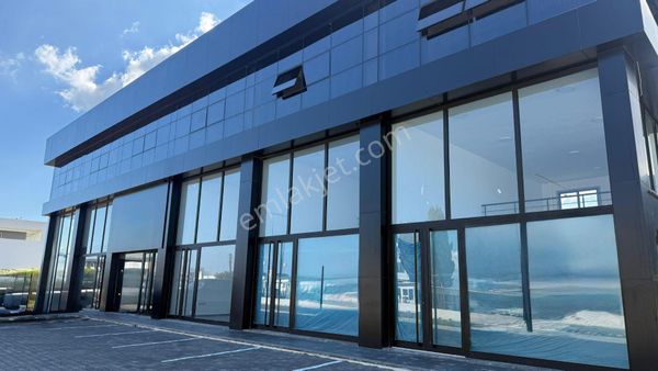 Girne Alsancak'ta Anayolda Kiralık Dükkan !!