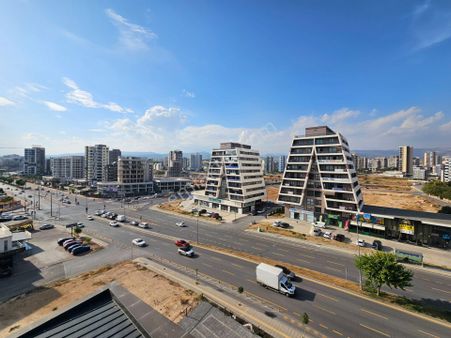 Mersin Yenişehir Akkent Mh. 3. Çevreyolu Üzerinde Satılık 1+1 Ofis