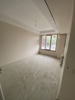 Başakşehir Güvercintepe Mahallesinde Kiralık 1+1 Giriş