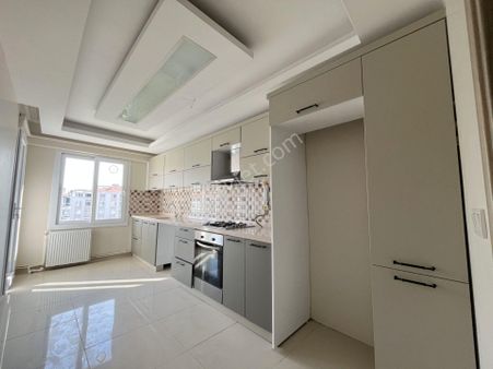 💥💥 Güç Gayrimenkul'den Akçay'da Denize 600m Ebeveyn Banyolu Geniş Satılık 3+1 Daire