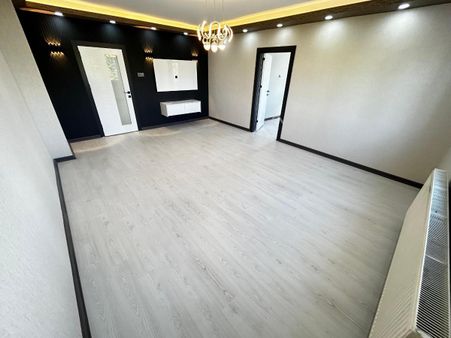 Sincan Plevne Mah 3+1 Ultra Lüks Yapılı Ara Katta Ön Cephe Daire