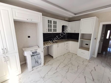 Emrah Çiftci'den Meram Yenişehir Mah. Gazze Cad.yanı Satılık 3+1 Arakat Ultra Lüks Daire