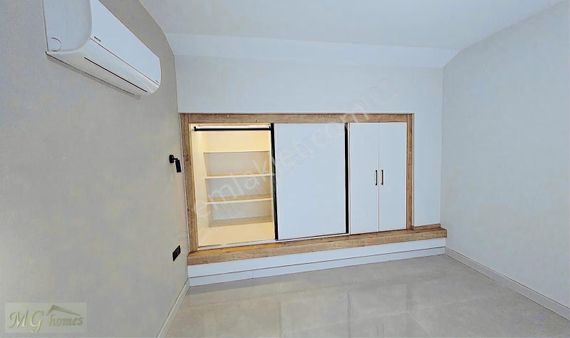 Fethiye Merkez"de Sahile Yakın Lüks Donanımlı 5+2 Villa