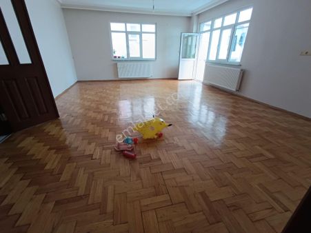 Pendik Güzelyalı Merkezde Büyük Kiralık 3+1 125m2 E-5 Çok Yakın Daire