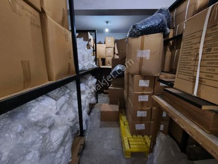 Güneyden Sultan Gazide Caddeye 3 Cü Binada Kredili Depolu Dükkan