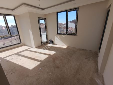 Uğurmumcu Mah. Hakanlar İnşaattan Kiralık 70m2 2+1 Daire