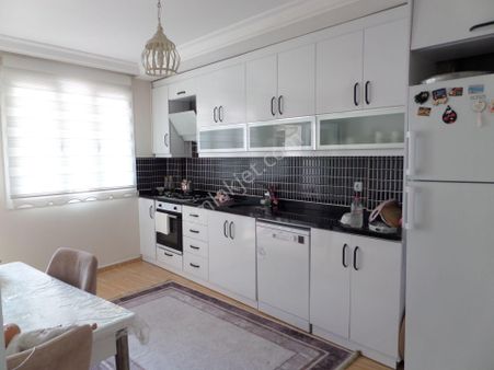 Bahçeşehir'de 150m2 Arsalı,2 Katlı Altta İşyeri Satılık Müstakil Ev