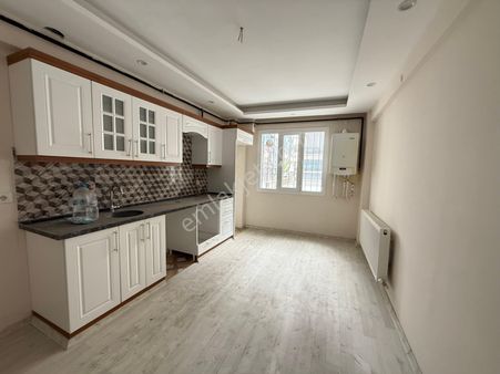 Emlak Center'dan 50.yıl Mah Satılık 1+1 Yatırımlık Daire