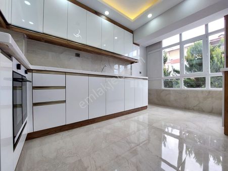 30 Ağustos Mah Satılık 3+1 Ful Yapılı Arakat Köşe Başı Ön Cephe Daire