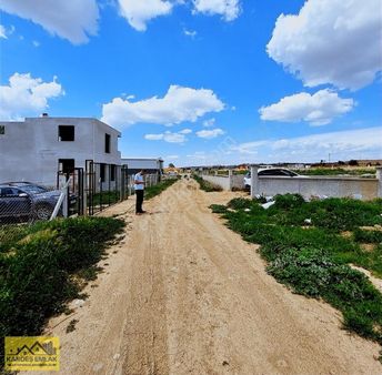 Kardeş Emlak Dan Yatımlık Bahçelık Yeri Bellı Arsa
